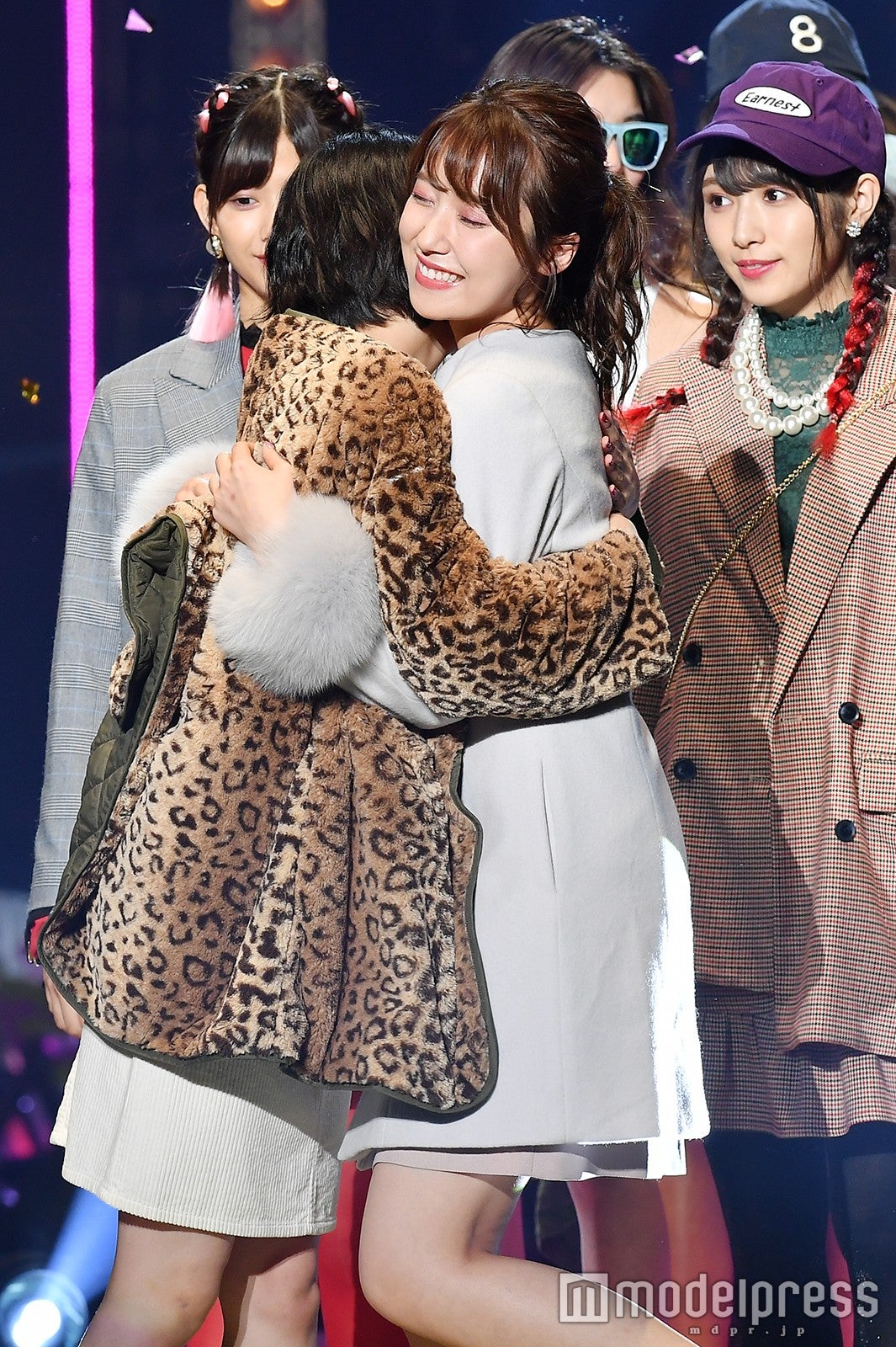 衛藤美彩＆堀未央奈（C）モデルプレス