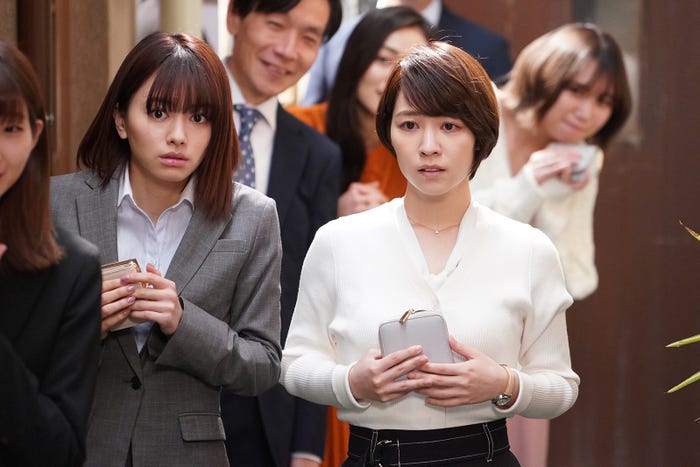 山本舞香、吉谷彩子/「ハケンの品格」第1話より(C)日本テレビ