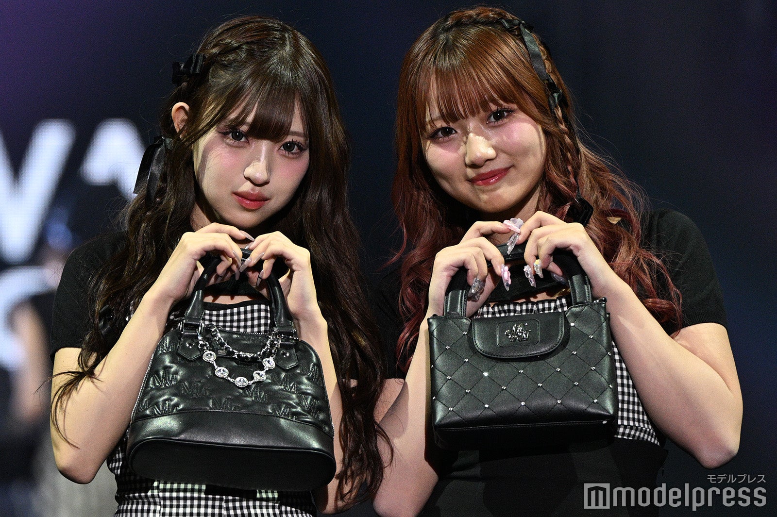 辻ちゃん長女・希空（のあ）＆MINAMI、ペアランウェイでお揃いポーズ ドーリーなリンクコーデ披露【オキコレ2025】