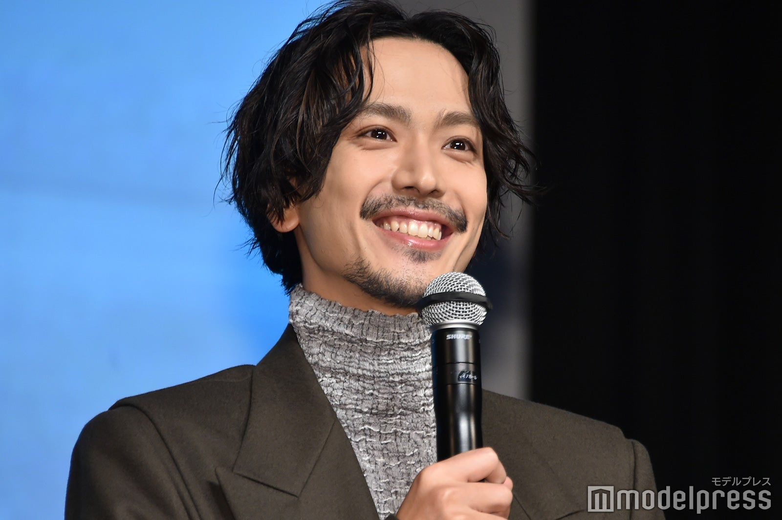 黒羽麻璃央、衣装合わせで“プチパニック” 小芝風花「顔見えへん」と驚き＜貞子DX＞