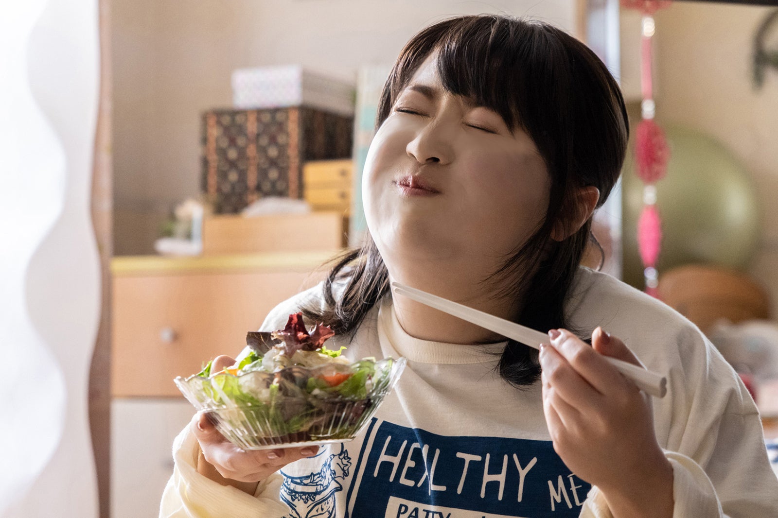 大原優乃「－50kgのシンデレラ」第1話場面写真（C）Paravi