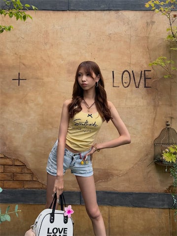 16歳JKモデル・こいろん、キャミ×デニムショーパンの鉄板コーデに「スタイル抜群」「可愛過ぎ」