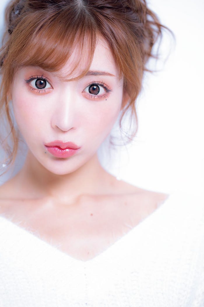 明日花キララ STYLE BOOK「neo nude...」(提供写真)