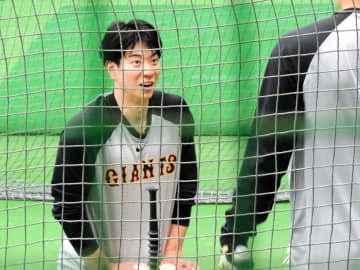 巨人・松本剛「打つ方で結果出さないと」10種のティー打撃試行錯誤 ネットで情報収集「自分に必要なものを見極めたい」試行錯誤のオフ