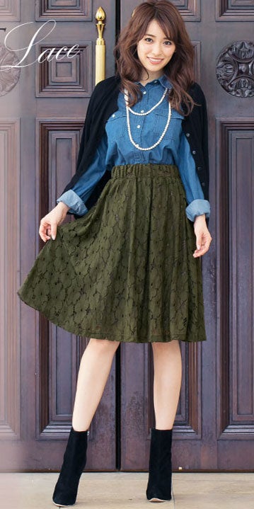 ウエストゴム☆ミディアム丈フラワー柄総レースフレアスカート「神戸レタス」2,690円（税込）／画像提供：神戸レタス