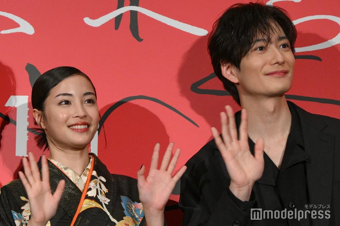 広瀬すず、岡田将生(C)モデルプレス