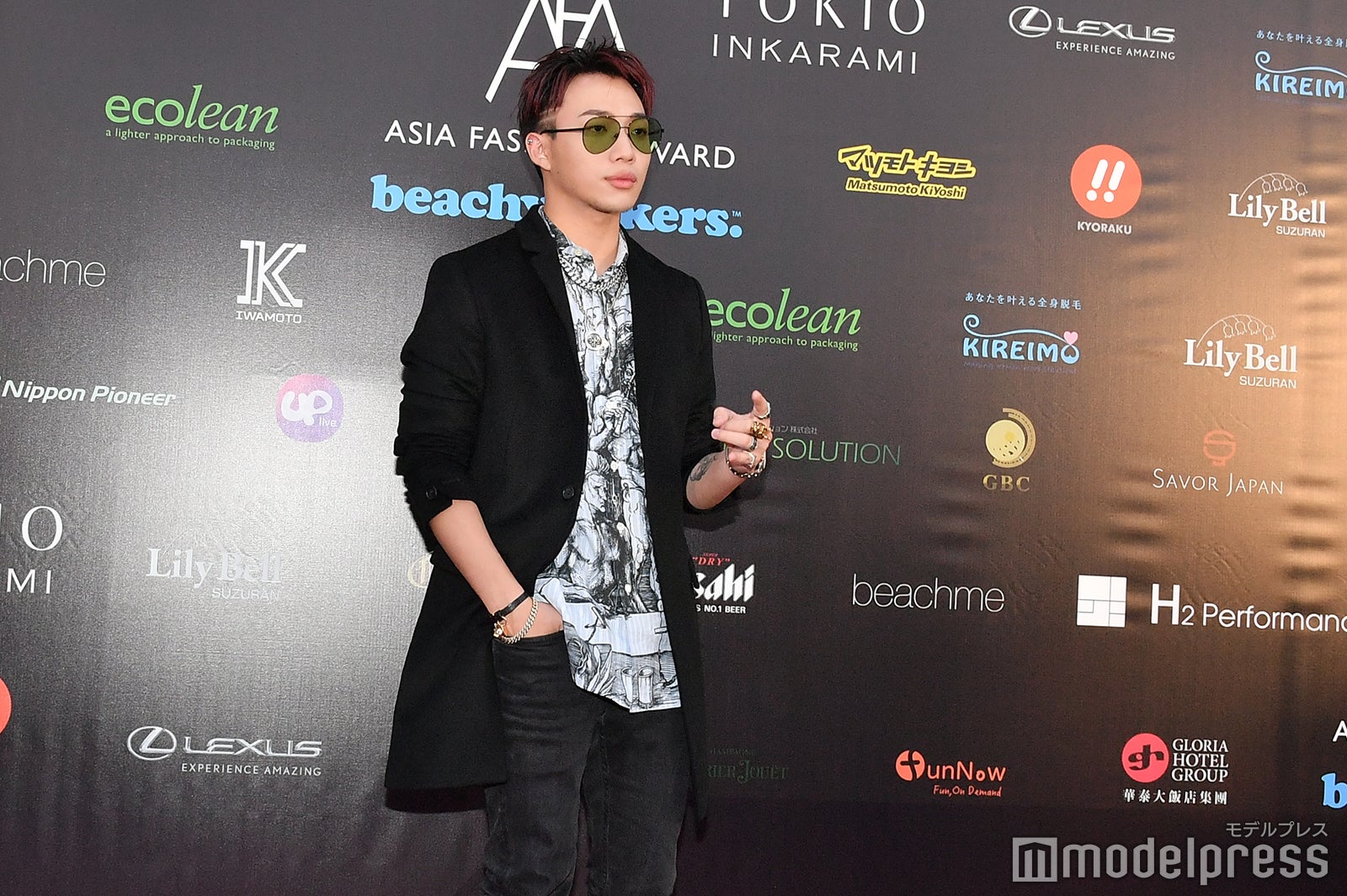 OZI（C）モデルプレス