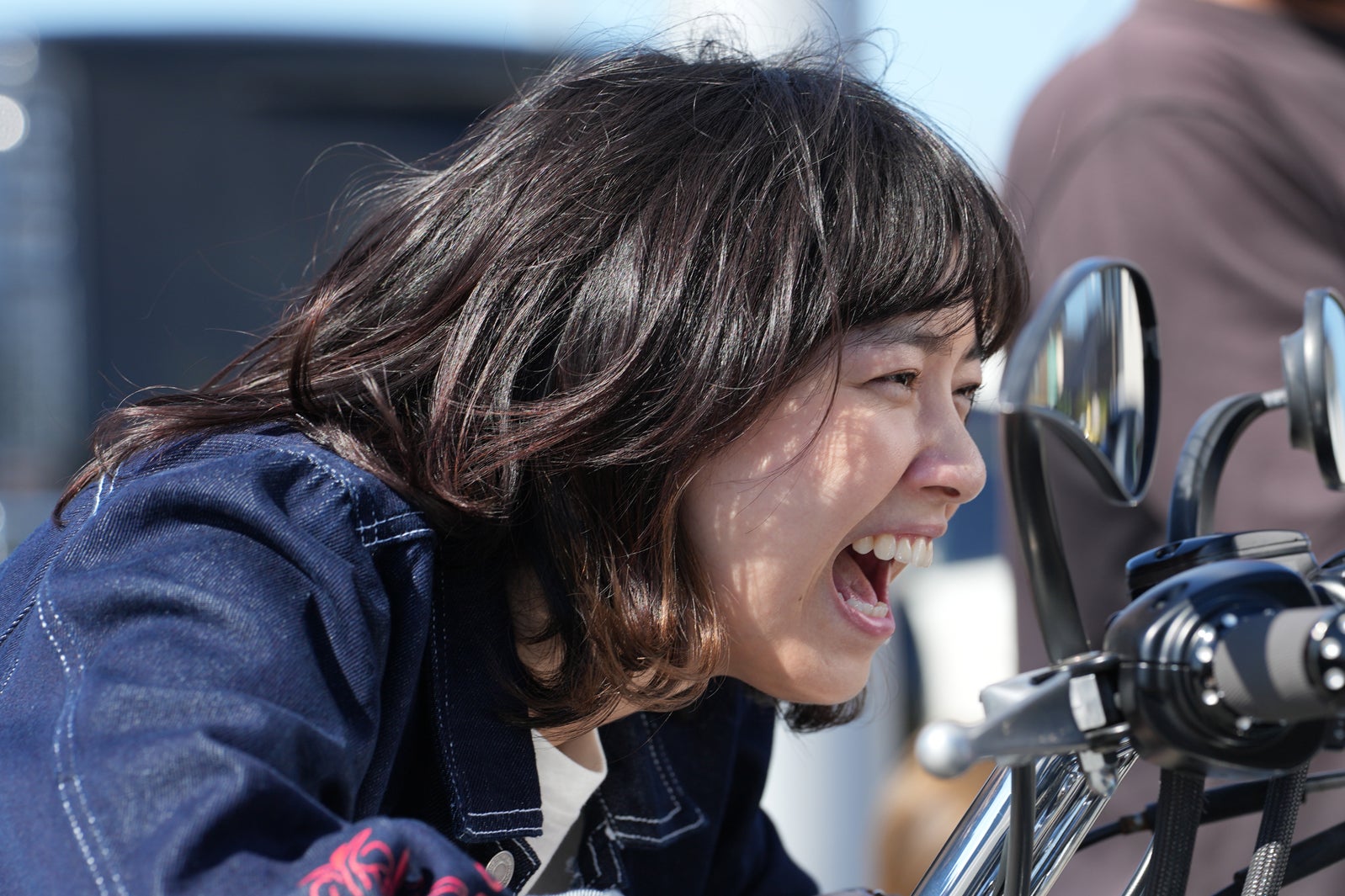西野七瀬「免許返納!?」“舘ひろしから提案”アクションシーン秘話「もともと台本にはなかった」
