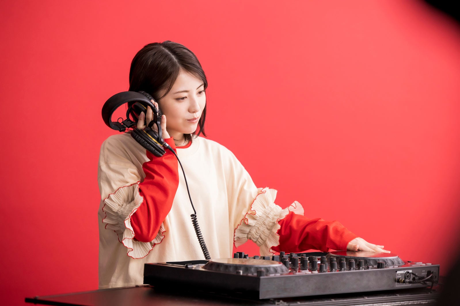 浜辺美波／メイキングカット（提供写真）