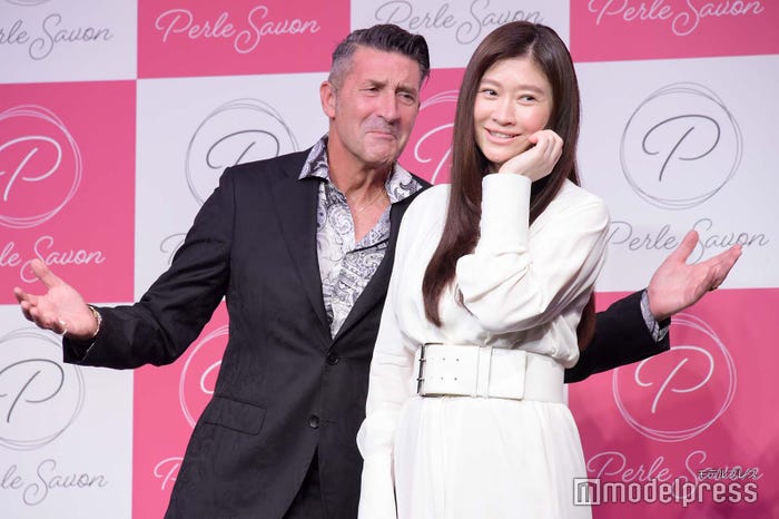 パンツェッタ・ジローラモ、篠原涼子(C)モデルプレス