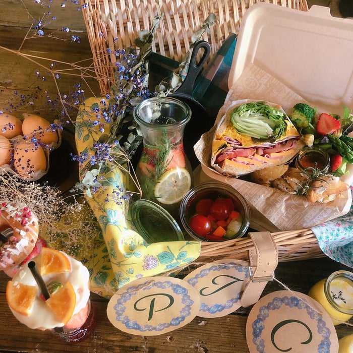 フタを開けたらピクニックスタート／画像提供：柏原歩