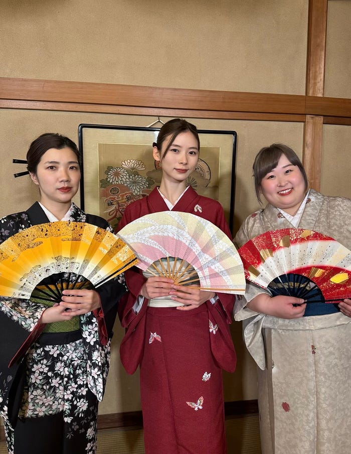 (左から)福田麻貴、朝日奈央、かなで(C)日本テレビ