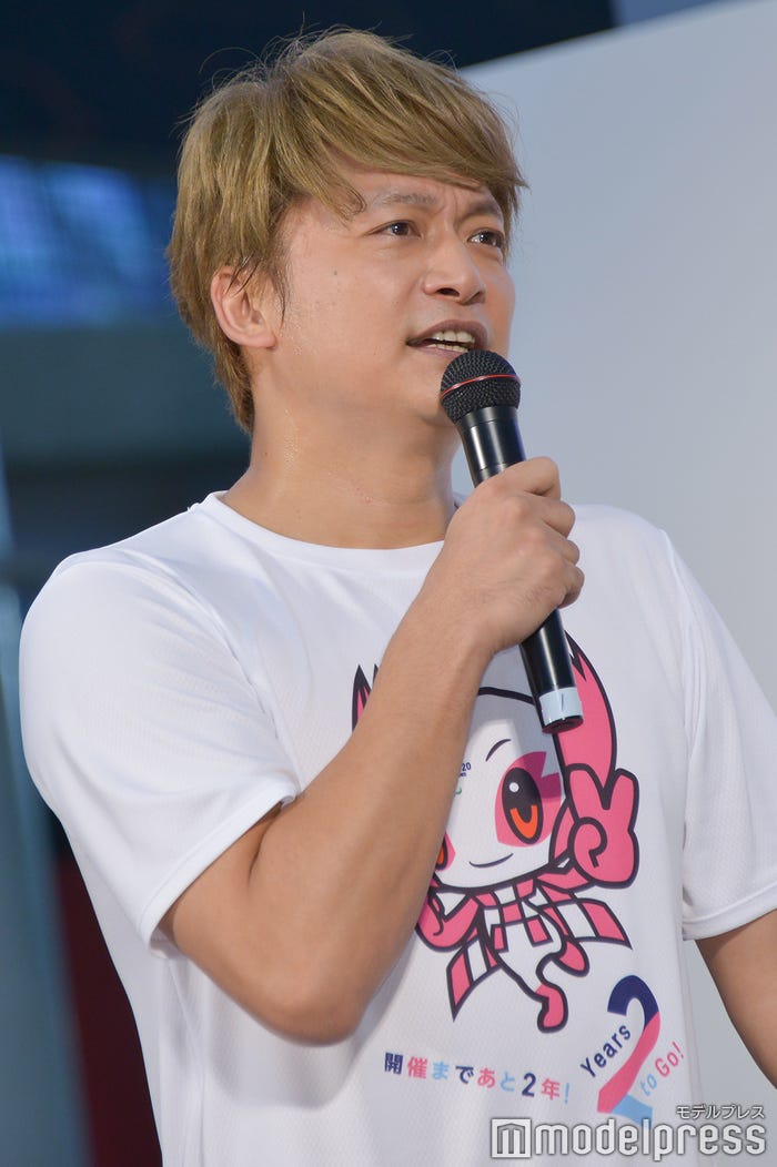 汗だくの香取慎吾 (C)モデルプレス