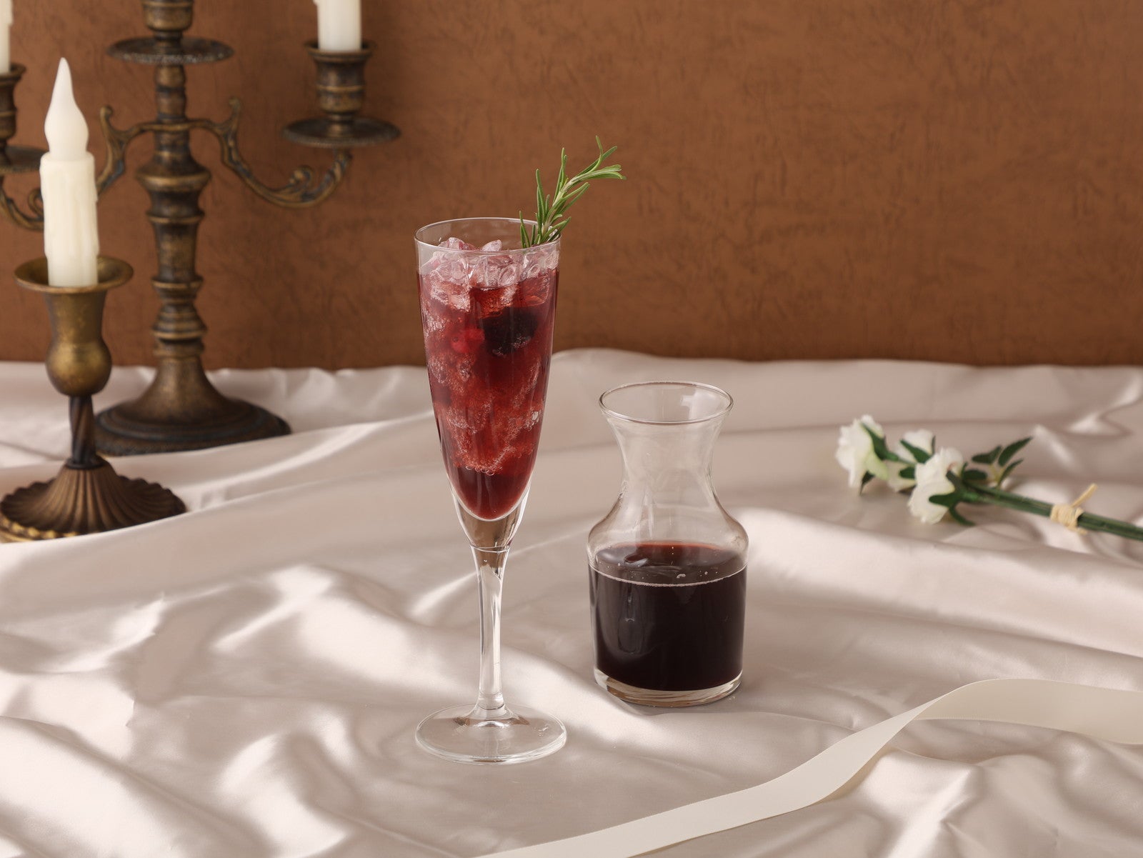 Red Grape Sparkling Soda　税込990円（C）HYBE LABELS JAPAN & HYBE． All Rights Reserved．