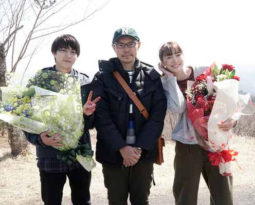 飯豊まりえ、単独初主演映画「シライサン」笑顔弾けるクランクアップ写真公開