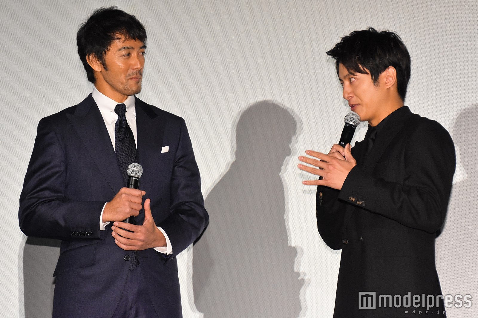 阿部寛、溝端淳平 （C）モデルプレス