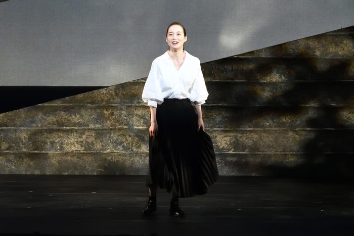 朝倉あき/「私たちは何も知らない」(提供画像)