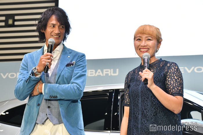 本並健治、丸山桂里奈(C)モデルプレス