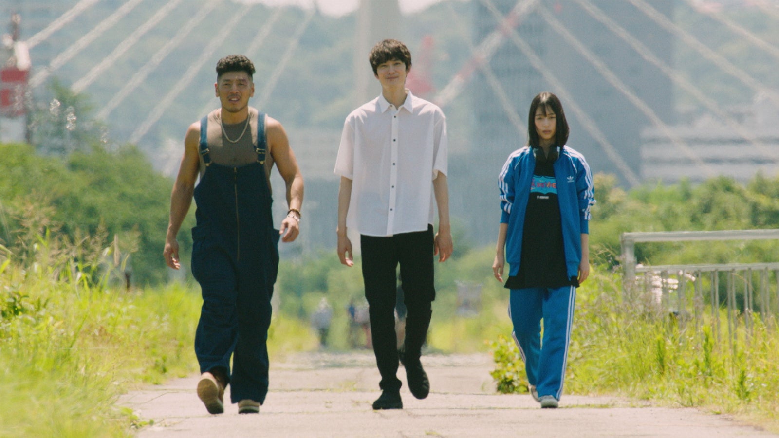 （左から）村井竜也（後藤剛範）、氷室マコト（岡田将生）、白石美来（森川葵）（C）NTT DOCOMO, INC.