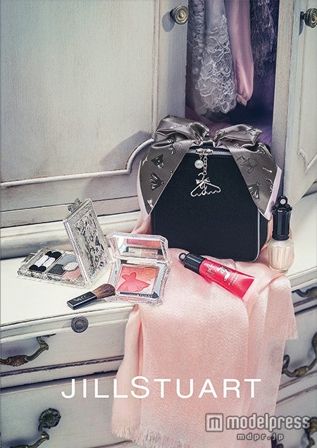 最高にキュートな「JILL STUART （ジルスチュアート）」のクリスマスコフレで運命の出会いを引き寄せる！／画像提供：JILL STUART【モデルプレス】
