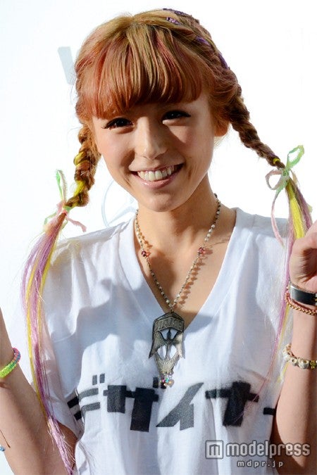 自身のファッションブランド「WC」初のファッションショーに臨む若槻千夏