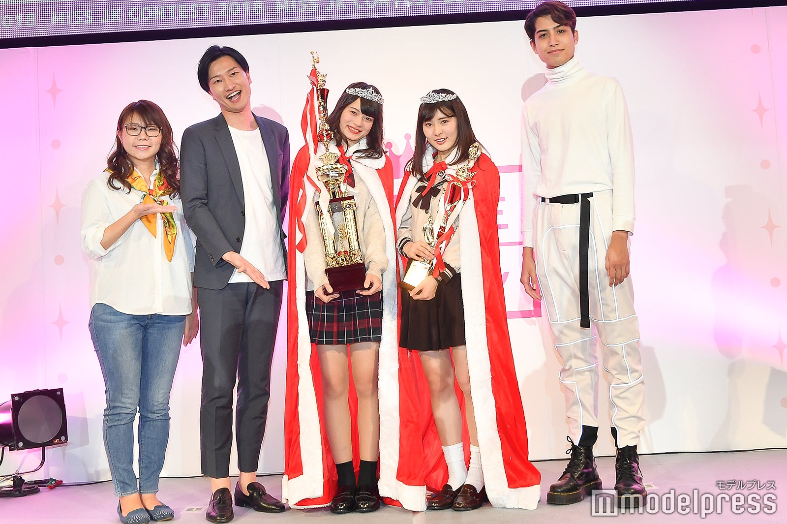 左から：相席スタート（山崎ケイ、山添寛）、あれんさん、みゆんさん、kemio （C）モデルプレス