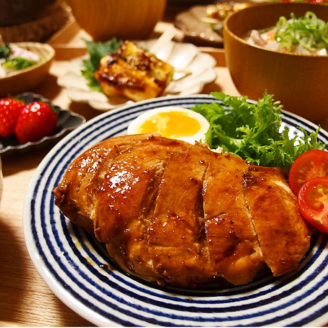 夕飯に悩んだら定番の 肉料理 で決まり 簡単 絶品のおかずレシピ16選 モデルプレス