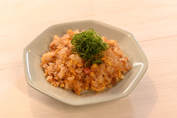 「ミッドナイト屋台~ラ・ボンノォ~」第1話で登場する「焼き飯」(C)東海テレビ