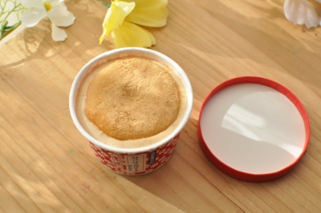 成城石井「桔梗信玄餅アイス」蓋をあけたところ