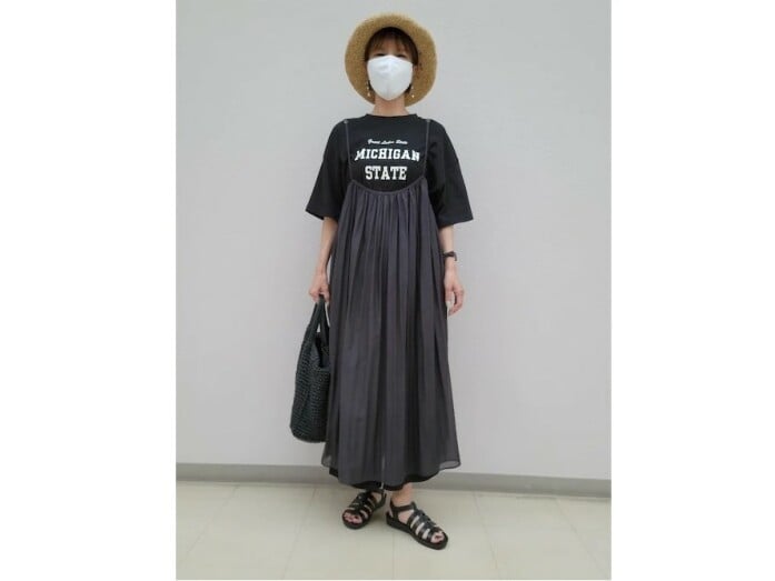 ニュアンスのあるブラックをレイヤードしても◎ 出典:WEAR
