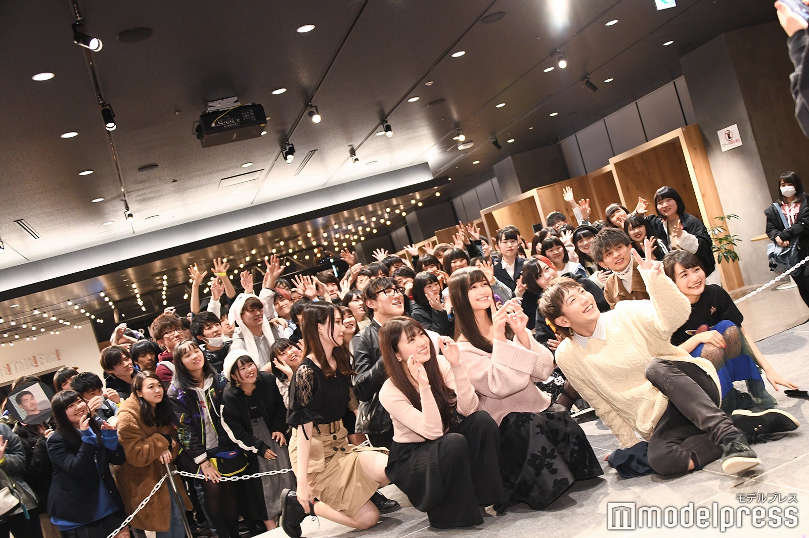 TikTok撮影中の様子 （C）モデルプレス