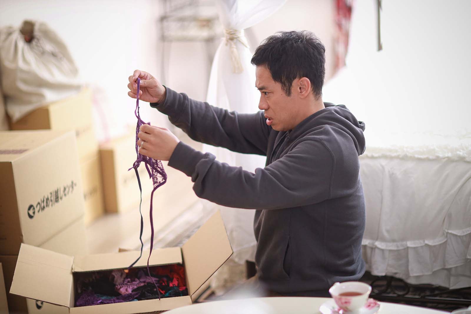 伊藤淳史「離婚しない男―サレ夫と悪嫁の騙し愛―」第6話より（C）テレビ朝日