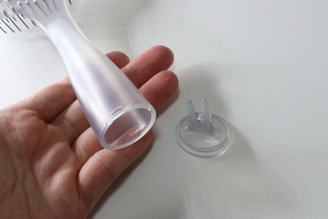 ダイソーの立てられる乾きやすいブローブラシ