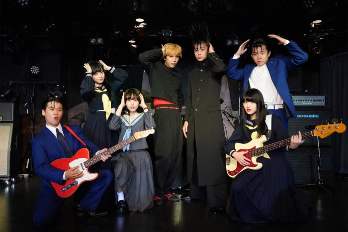 (左から)矢本悠馬、橋本環奈、清野菜名、賀来賢人、伊藤健太郎、若月佑美、太賀(C)NTV