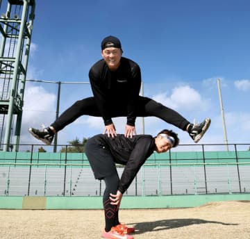 阪神・前川右京 家族の力で苦手克服 兄サポートの自主トレで内角球を！母の手料理で野菜にも挑戦中