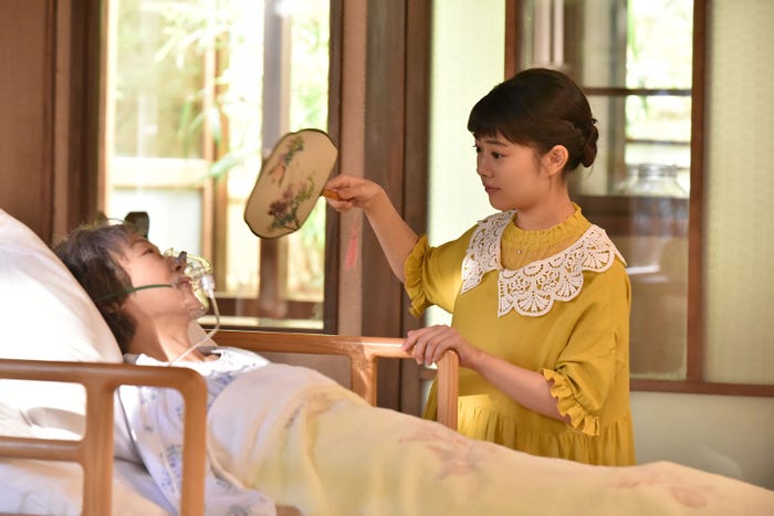 三田佳子、高畑充希/「過保護のカホコ」第9話より(画像提供:日本テレビ)