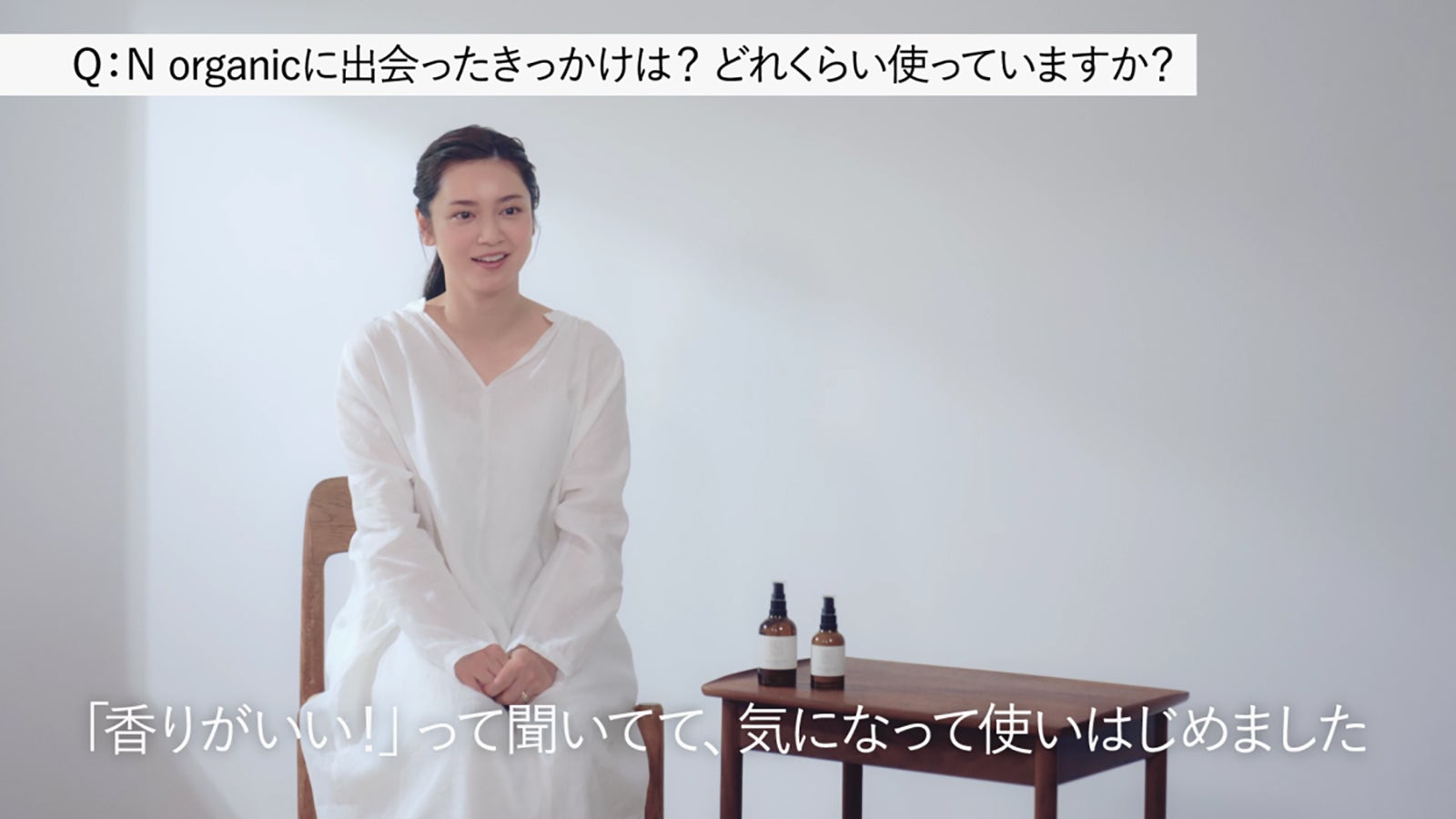 平愛梨／新TVCM『インタビュー篇』より（提供写真）