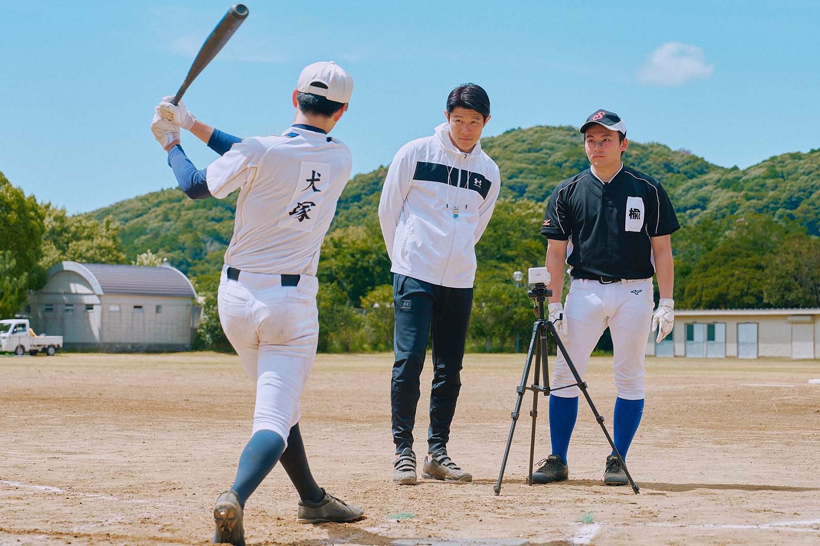 中沢元紀、鈴木亮平、生田俊平「下剋上球児」第2話より（C）TBS／撮影：LEN