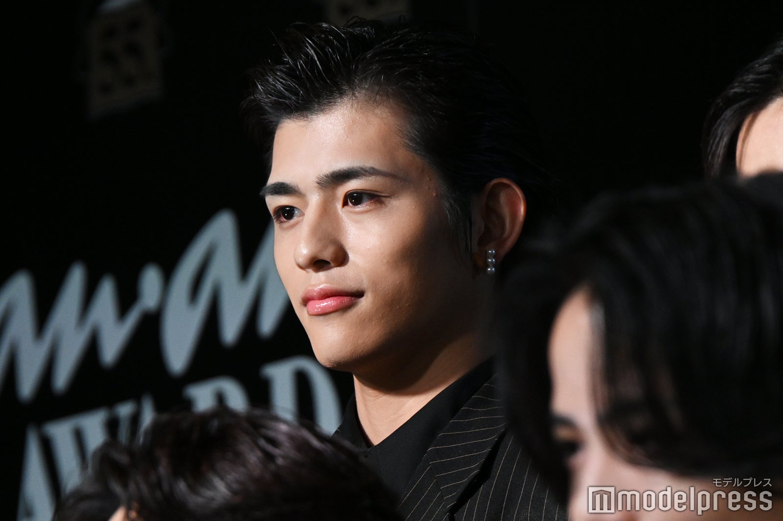 凛々しい篠塚大輝（C）モデルプレス