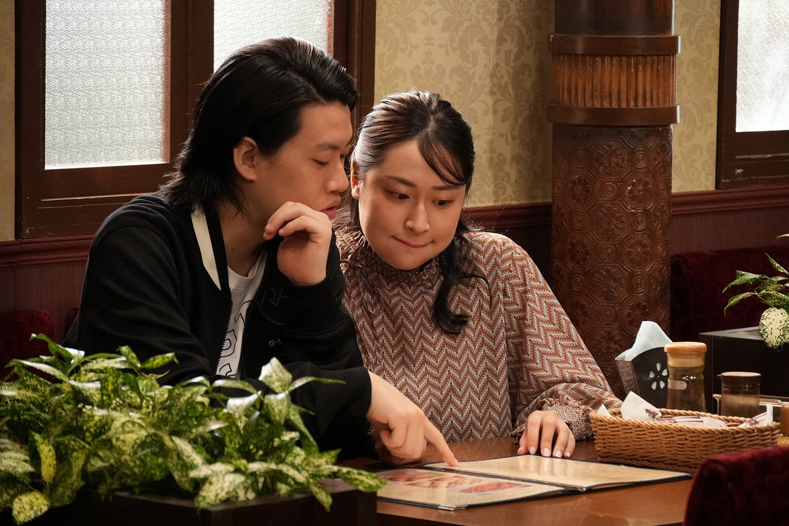 「運命を託したい男」粗品、丸山礼（C）フジテレビ