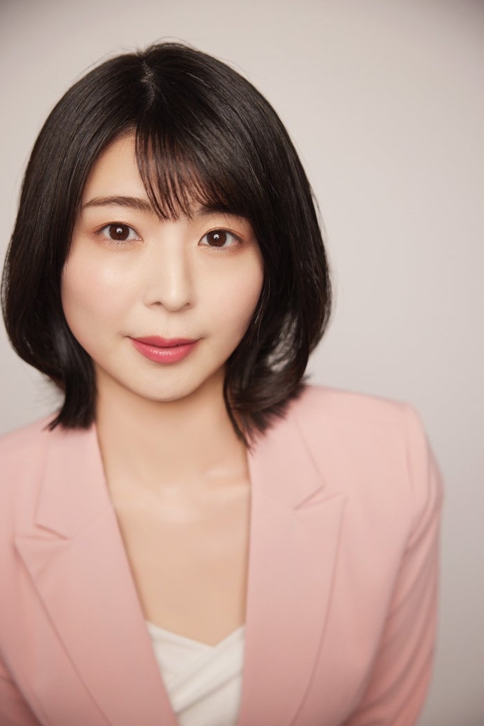 まさかの“四刀流” 芸能事務所の美人OLがタレント活動もするワケ「体力が許す限りやってみたい」【「桃色営業」インタビュー】