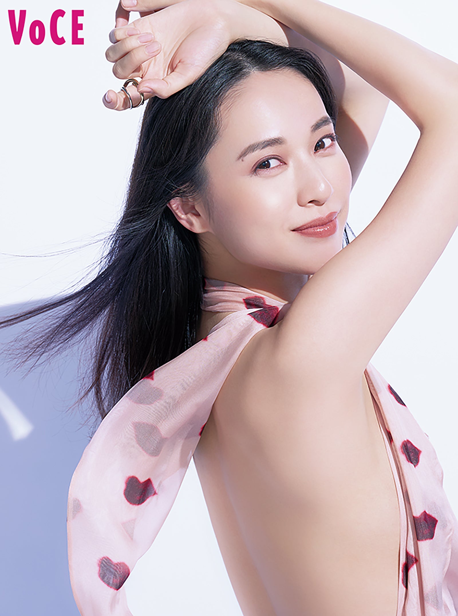 戸田恵梨香、美背中全開 自身の“心を潤す方法”とは