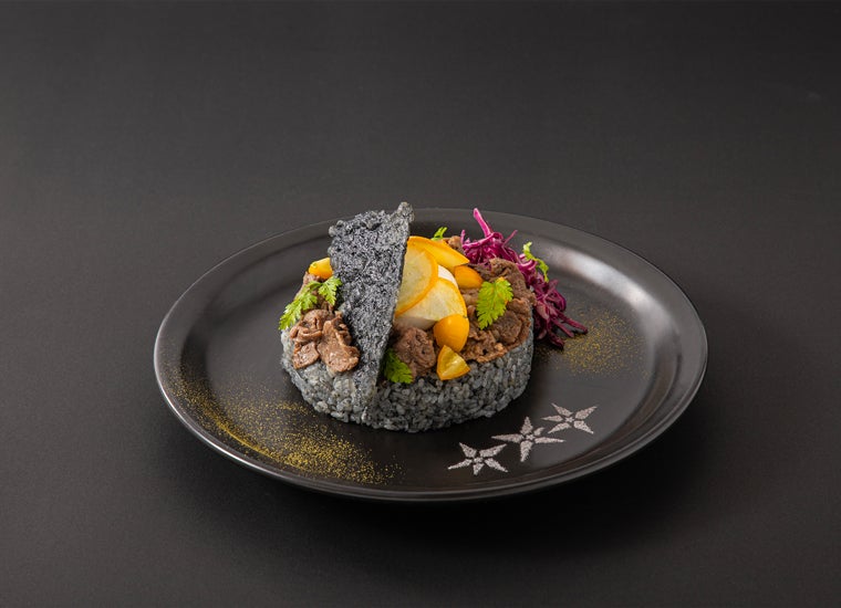 Beef Fried Rice -Uprise- 税込1,990円(C)BIGHIT MUSIC & HYBE. All Rights Reserved.