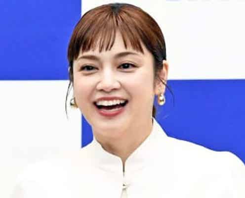 一家6人で「ブラボー」!? 4人の子どもたちと妻・平愛梨も変身「タイトル『長友選手にあこがれて』」 家族でハロウィン満喫