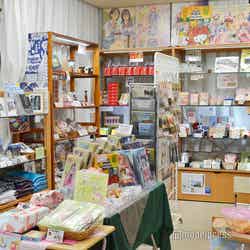 丸亀城敷地内の土産物屋(観光案内所)(C)モデルプレス