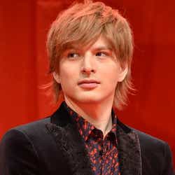 モデルプレス - 山下智久、14年来の大親友と“奇跡”の初共演で素顔全開
