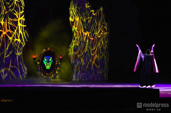 「ディズニー・オン・アイス」魔法の鏡