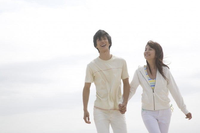 付き合って初めてのキス を彼女からされるのは あり なし モデルプレス 付き合って初めてのキス を彼女からされるのは あり なし モデルプレス