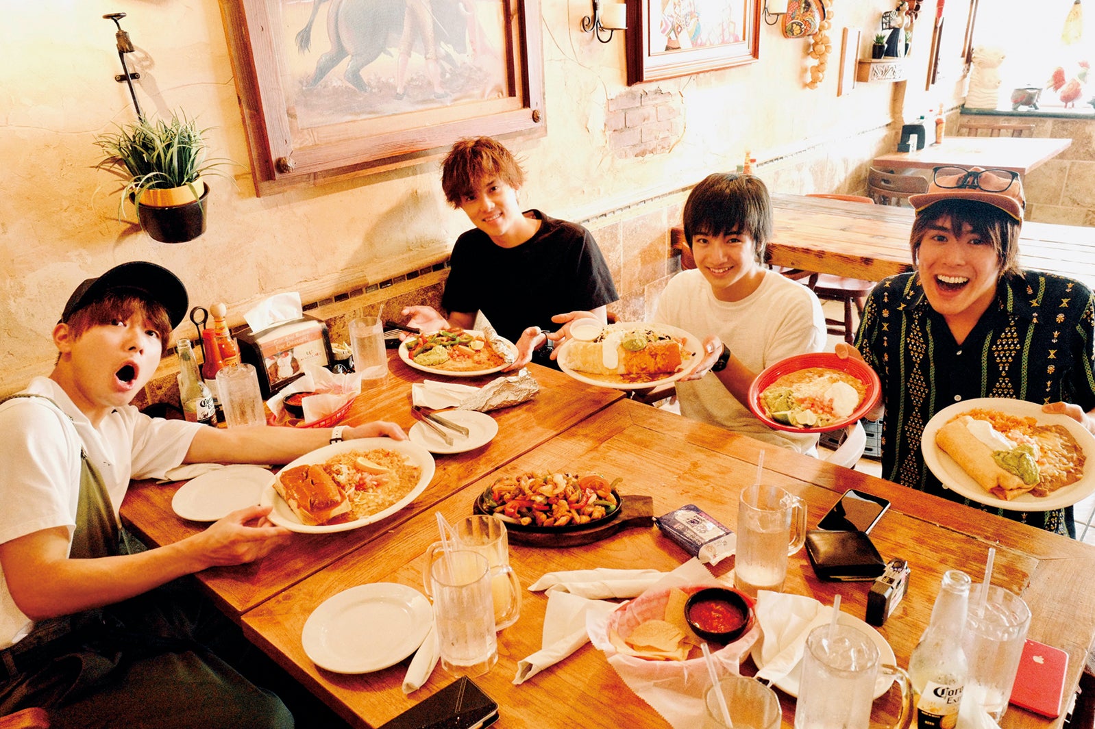 「君と僕らの夏ハワイ～BOYS AND MEN～」先行カット（提供写真）