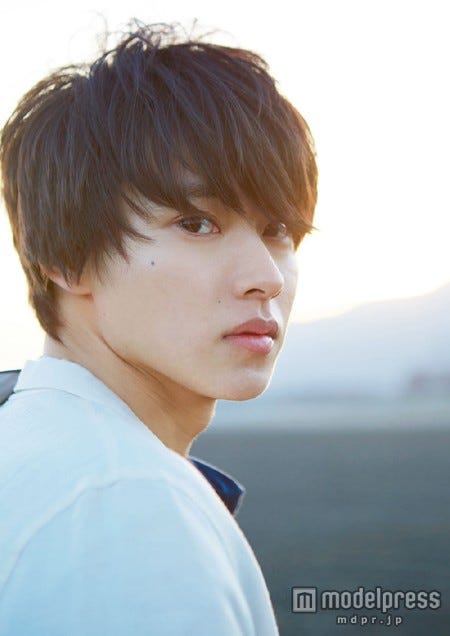 セクシー入浴ショット 寝顔にドキッ イケメン俳優 山崎賢人が10代最後の素顔を披露 モデルプレス セクシー入浴ショット 寝顔にドキッ イケメン俳優 山崎賢人が10代最後の素顔を披露 モデルプレス
